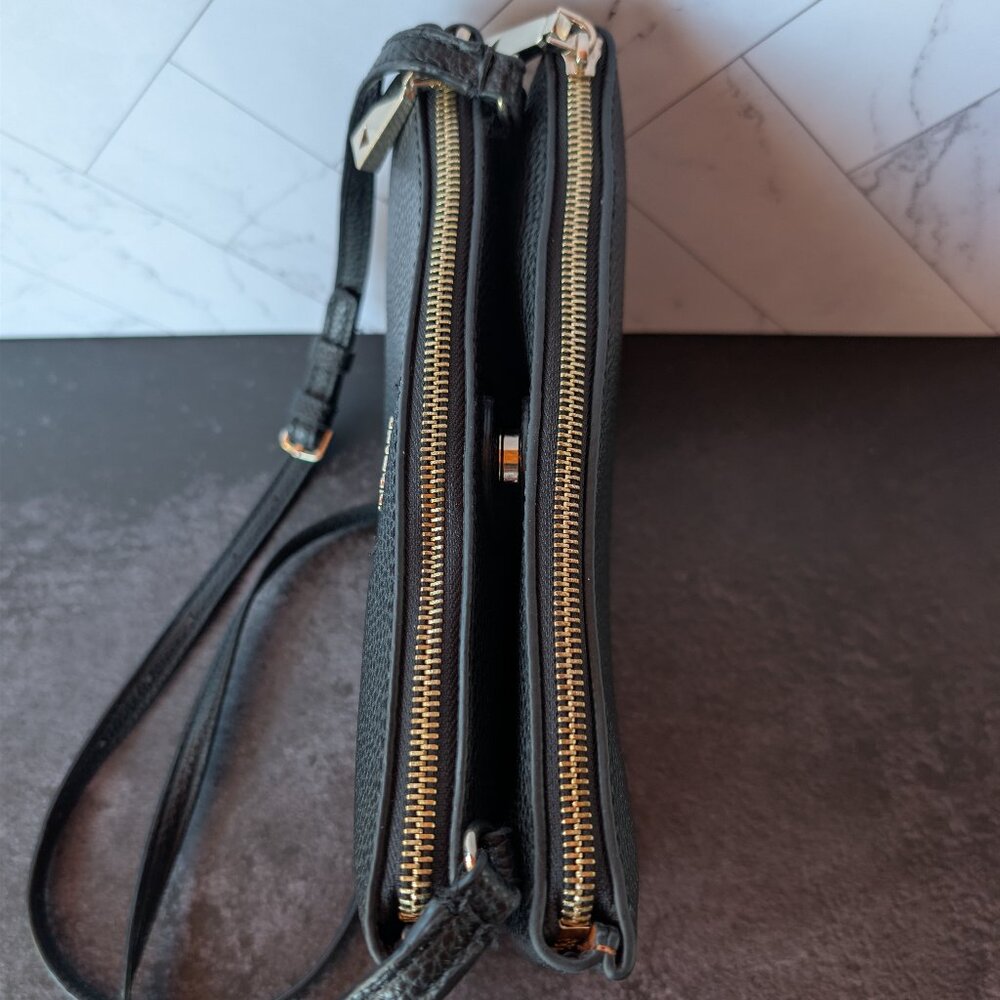 GUESS Black Pebbled Faux Leather Double Zip Crossbody Wristlet - Picture 3 of 11